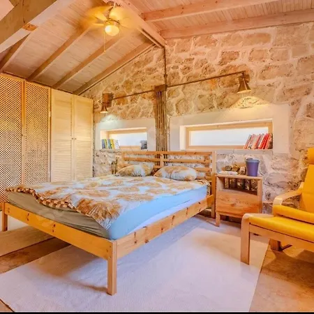 Villa The Magic Of The Stone House, A Peaceful Escape